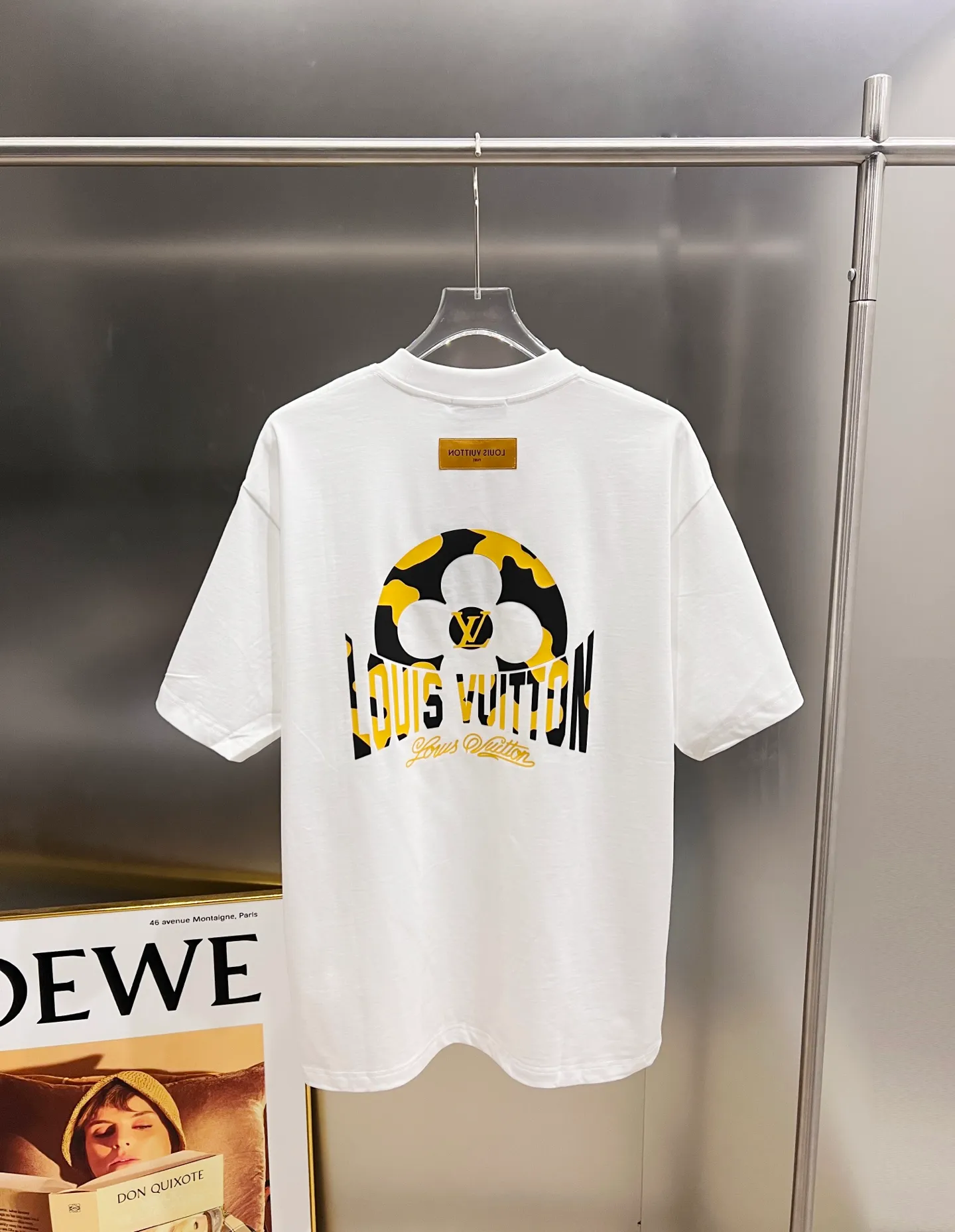 🅿️190 1v Louis* 2025 autumn and winter new style, classic letter three-dimensional foam printing technology design, high-end version! Highly breathable and comfortable, customized double yarn plain cotton fabric. Short-sleeved T-shirt. Same style for men and women. Sizes S M L XL XXL Five sizes black white